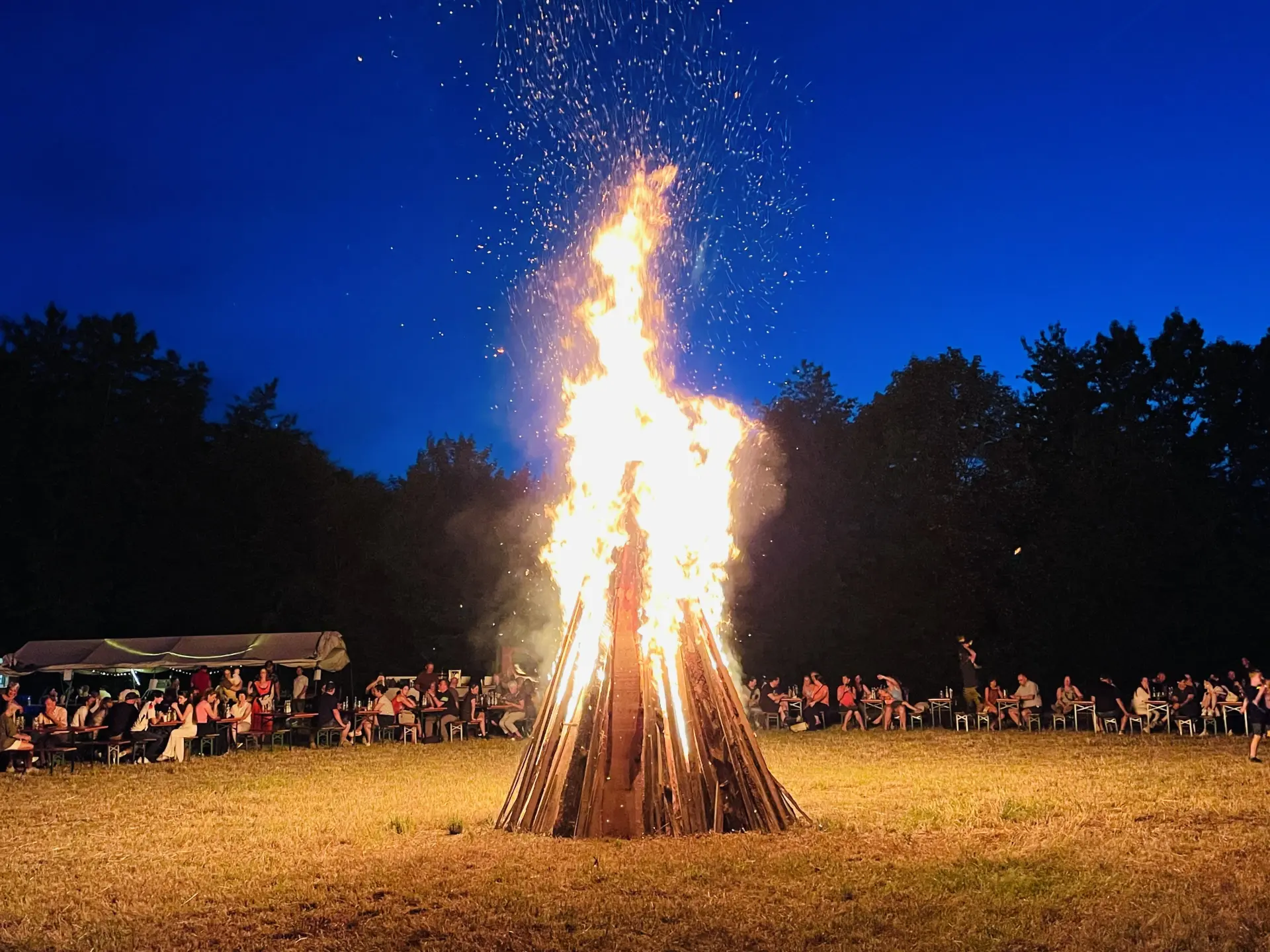 Feuer brennend